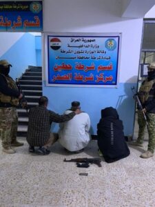 FB_IMG_1700738900620-225x300 شرطة ميسان تلقي القبض على 4 متهمين بحوزتهم أسلحة غير مرخصة