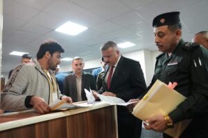 FB_IMG_1701072455685-300x200 وزير الداخلية يلتقي بأسر الشهداء والجرحى ويؤكد على سرعة إنجاز معاملاتهم