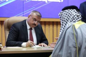 FB_IMG_1701072551733-300x200 وزير الداخلية يلتقي بأسر الشهداء والجرحى ويؤكد على سرعة إنجاز معاملاتهم