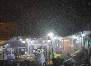 IMG_20231120_005538_514-300x218 بالصور .. تساقط للامطار في بغداد