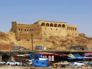 received_1573147493426494-300x225 مراقبون:خطوة تثبت حسن النية .. الحزب الديمقراطي الكردستاني يسلم أحد مقراته الى جامعة كركوك