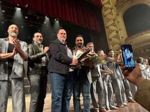 FB_IMG_1701772821084-300x225 نقيب الفنانين العراقيين يحضر عرض مسرحية طلقة الرحمة في قرطاج