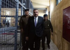 FB_IMG_1702286641699-300x213 وزير الداخلية يفتتح الموقف المركزي ومركز قيادة العمليات المشتركة في قيادة شرطة بغداد الكرخ