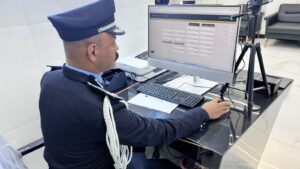 IMG-20231205-WA0101-300x169 وزيرا الداخلية والخارجية يفتتحان غرفة عمليات مشتركة وقسم الجواز الإلكتروني الدبلوماسي