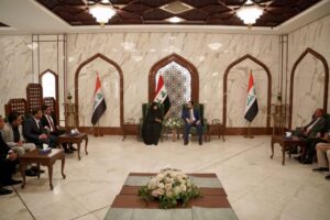 photo_2024-05-22_10-18-06-300x200 عاجل.. وزيرة الاتصالات تصل محافظة البصرة في زيارة تفقدية لمديرية واقسام الاتصالات والبريد في المحافظة .