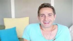 ض-1-300x169 فنان مصري يتعرض لحادث مروري تسبب في دخوله الى المستشفى