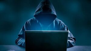 Doc-P-490791-638536010879213645-300x169 الإطاحة برجل وامرأة ابتزا فتاة إلكترونيا في بغداد