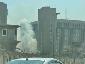 ExtImage-7472320-1358787840-300x225 اندلاع حريق داخل وزارة التعليم وإخلاء للموظفين (صور)