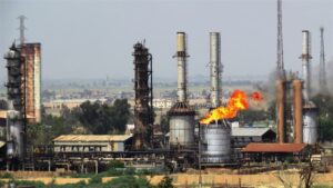 Doc-P-498261-638604201385919705-300x169 النفط ينتعش من الانخفاض الحاد.. والمستثمرون "حائرون"
