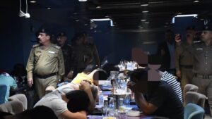 Doc-P-499373-638613805569014733-300x169 160 معتقلا خلال يومين.. ما سبب "صولة الدمبلة والقمار" في الكرخ؟