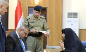 IMG_20240916_200127_086-300x182 وفق منهجه الثابت وسياسته المتبعة في تذليل المعوقات وتبسيط الإجراءات .. وزير الداخلية السيد عبد الأمير الشمري يواصل مقابلاته الأسبوعية