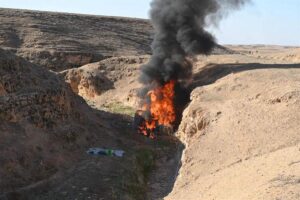 ExtImage-3575709-344353088-300x200 بالصور.. قوة امنية تفجر سيارة مفخخة غرب العراق