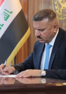 FB_IMG_1737623232148-210x300 الشمري.. الوزير الناجح والاستثنائي