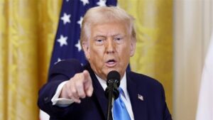 Doc-P-516459-638751952980188727-300x169 منع صحفيي "أسيوشيتد برس" من مرافقة ترامب