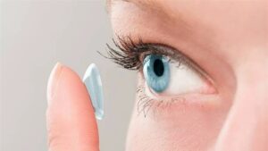 Doc-P-517280-638758014846673443-300x169 تحذير من ارتداء العدسات اللاصقة.. قد تفقد البصر!