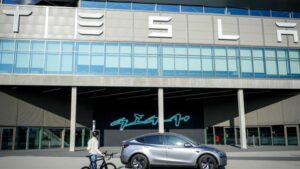 Doc-P-520360-638784828252472575-300x169 احباط محاولة لتفجير وكالة تسلا