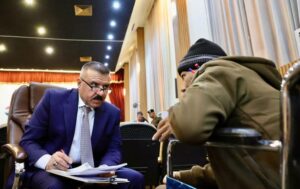 FB_IMG_1740927137121-1-300x189 وزير الداخلية يلتقي بأسر الشهداء والجرحى والمواطنين المنتسبين للوزارة لتذليل العقبات وتلبية المناشدات بسرعة