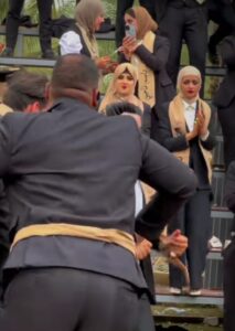 IMG-20250302-WA0581-213x300 حفلات التخرج في الجامعات العراقية: بين التقاليد والحاجة للإصلاح