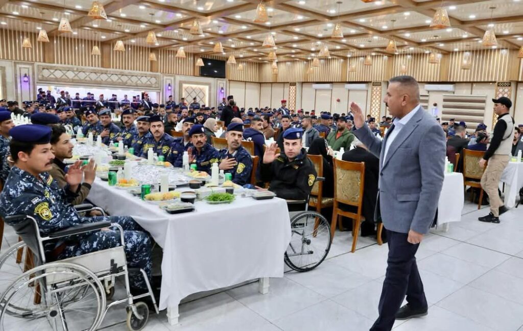 fb_img_17411997979557390689439738524820-1024x648 في التفاتة إنسانية تعكس الوفاء لتضحيات الأبطال.. وزير الداخلية يشارك أسر الشهداء والجرحى الأبطال مأدبة إفطار رمضانية في قيادة قوات الشرطة الاتحادية