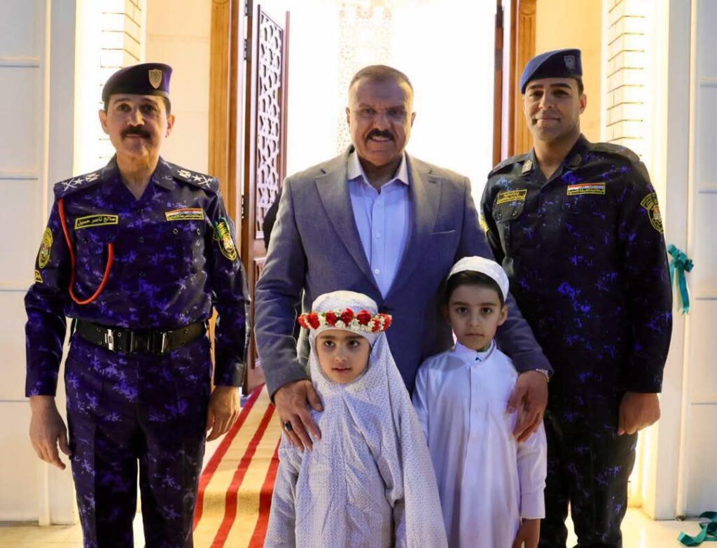 fb_img_1741199806233643274057692496758-1024x783 في التفاتة إنسانية تعكس الوفاء لتضحيات الأبطال.. وزير الداخلية يشارك أسر الشهداء والجرحى الأبطال مأدبة إفطار رمضانية في قيادة قوات الشرطة الاتحادية