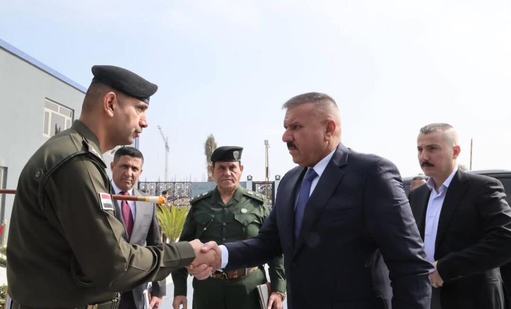 fb_img_17414619337872286581819775517005-1024x620 متابعة المناهج التدريبية يزور السيد معالي وزير الداخلية مديرية النجدة التخصصية ويعقد اجتماعاً مع القادة والضباط
