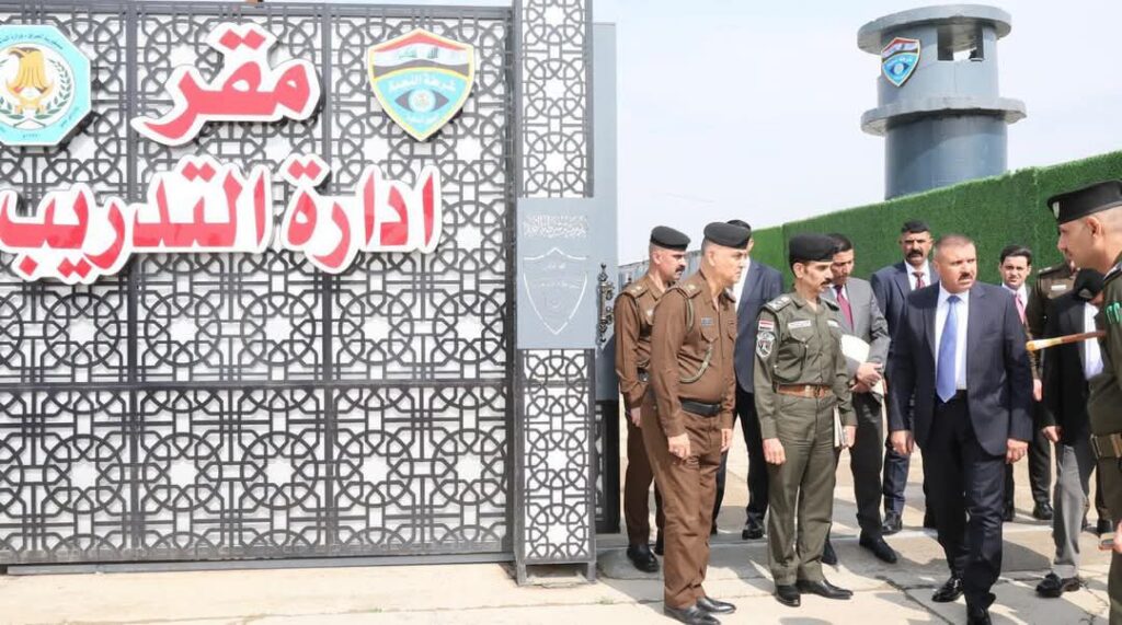 fb_img_1741461957777855137764801832999-1024x571 متابعة المناهج التدريبية يزور السيد معالي وزير الداخلية مديرية النجدة التخصصية ويعقد اجتماعاً مع القادة والضباط