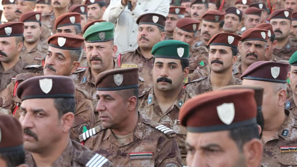 fb_img_17418036783732113116067382162751-1024x575 وزير الداخلية يلتقي عدداً من الضباط والمنتسبين في قيادة حدود المنطقة الثانية ويشيد بجهودهم في تأمين الحدود الدولية ويكرم المتميزين