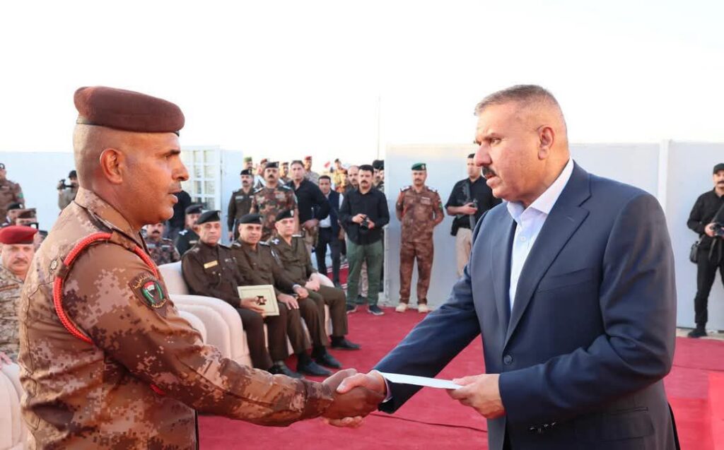 fb_img_17424087321697536769439434167258-1024x637 وزير الداخلية يفتتح جوال قائد قوات الحدود في منطقة القائم ويكرم المتميزين من الضباط والمنتسبي