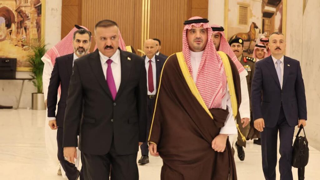 fb_img_17452540579628953773353741202575-1024x575 معالي وزير الداخلية يصل المملكة العربية السعودية ويلتقي نظيره السعودي برفقته رئيس هيئة الحج والعمرة العراقية
