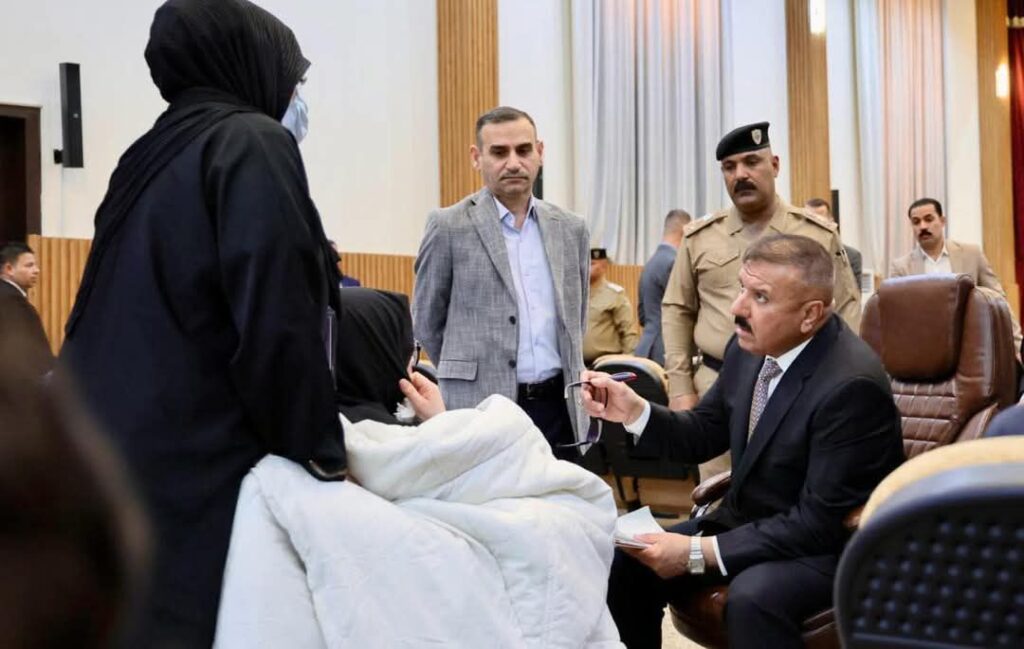 fb_img_17457697018677005384939491666874-1024x649 خلال مقابلاته الأسبوعية.. وزير الداخلية السيد عبد الأمير الشمري يشدد على استمرار متابعة احتياجات وطلبات أسر الشهداء والجرحى والمواطنين والمنتسبين ، والإهتمام بالحالات الإنسانية