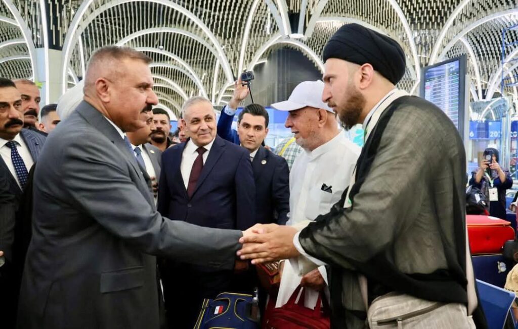 fb_img_17467218658958402950654747184810-1024x652 وزير الداخلية رئيس اللجنة الأمنية العليا لتفويج الحجاج يشرف على انطلاق أولى الرحلات الجوية للحجاج نحو الديار المقدسة
