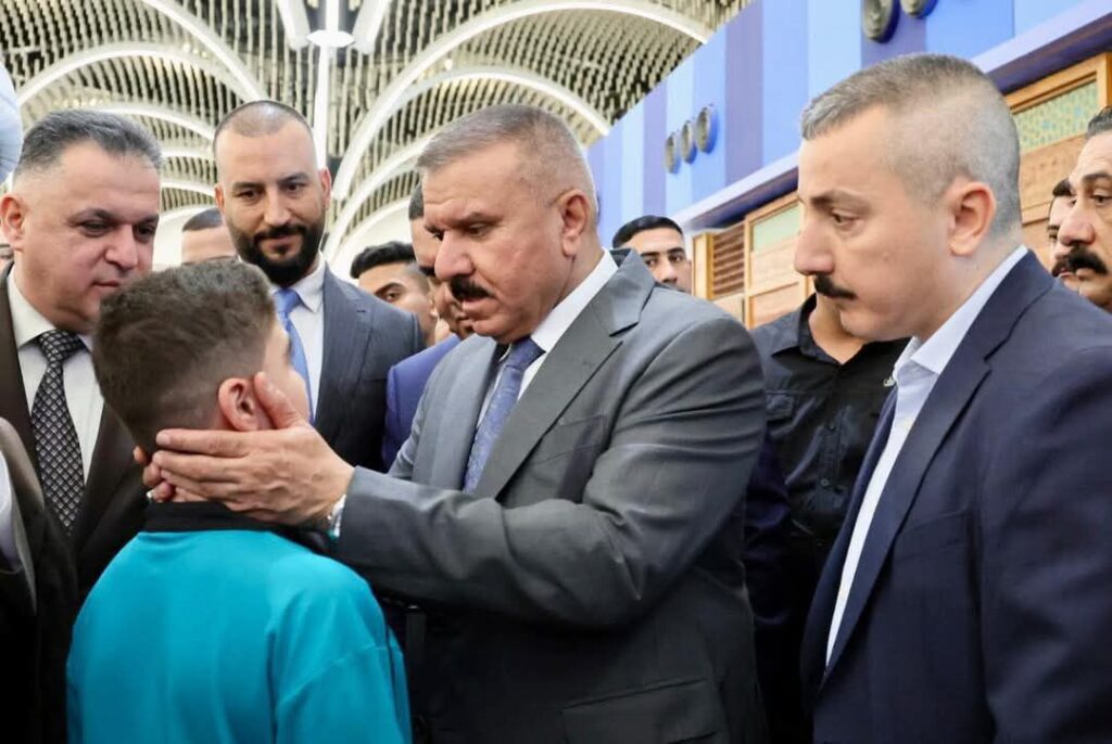 fb_img_17467218781617651047230044114428-1024x686 وزير الداخلية رئيس اللجنة الأمنية العليا لتفويج الحجاج يشرف على انطلاق أولى الرحلات الجوية للحجاج نحو الديار المقدسة