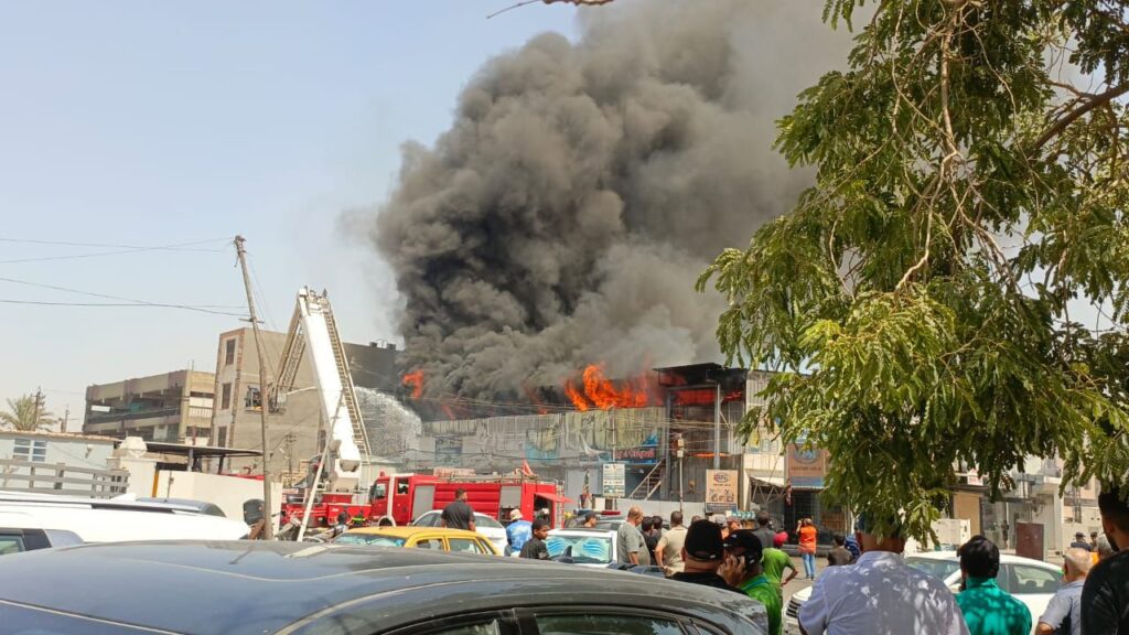 img-20250703-wa00264558785057087122304-1024x576 اندلاع حريق ضخم في منطقه الكراده قرب فلكه التحريات مجمع تصليح المولدات ومحركات الديزل