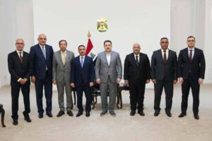 FB_IMG_1758120662321-3-300x200 رئيس الوزراء ومحافظ كربلاء يعلنان إطلاق مشروع توزيع 14 ألف قطعة أرض سكنية للتربويين