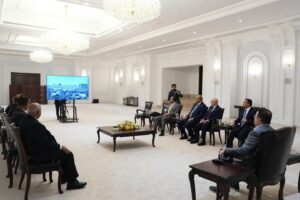FB_IMG_1758120667216-300x200 رئيس الوزراء ومحافظ كربلاء يعلنان إطلاق مشروع توزيع 14 ألف قطعة أرض سكنية للتربويين