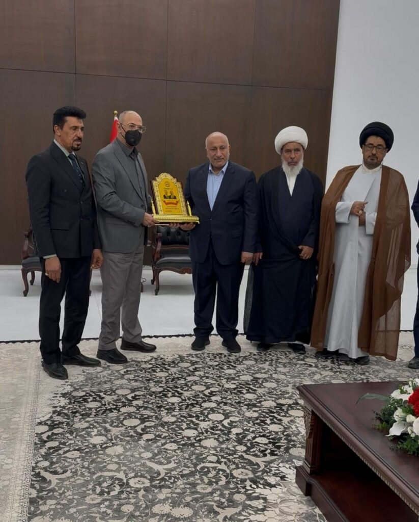 img-20250922-wa00721469854537916081391-823x1024 الأمين العام للانتفاضة الشعبانية يكرم محافظ كربلاء بدرع الإبداع