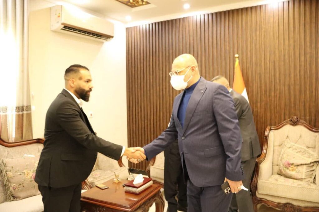 fb_img_17635549310962684181487230347835-1024x682 التقى السيد امين عام الانتفاضة الشعبانية واعضاء المكتب السياسي اليوم مع الاخوة رئيس واعضاء المكتب السياسي لكتلة صادقون